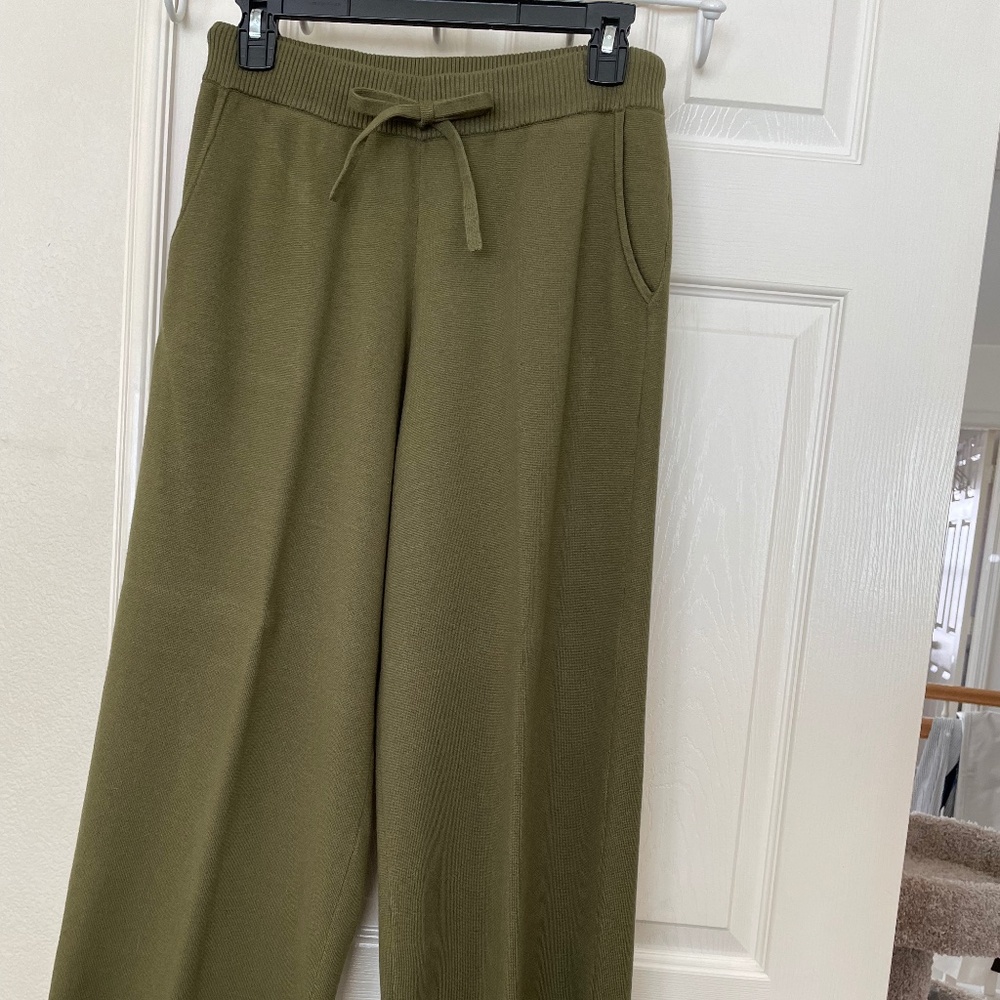 Banana Republic Sweater Crop Pants